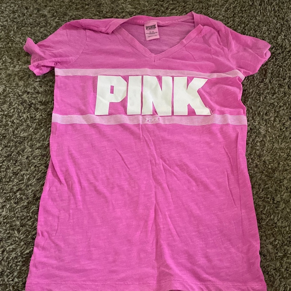 NWOT vspink v neck